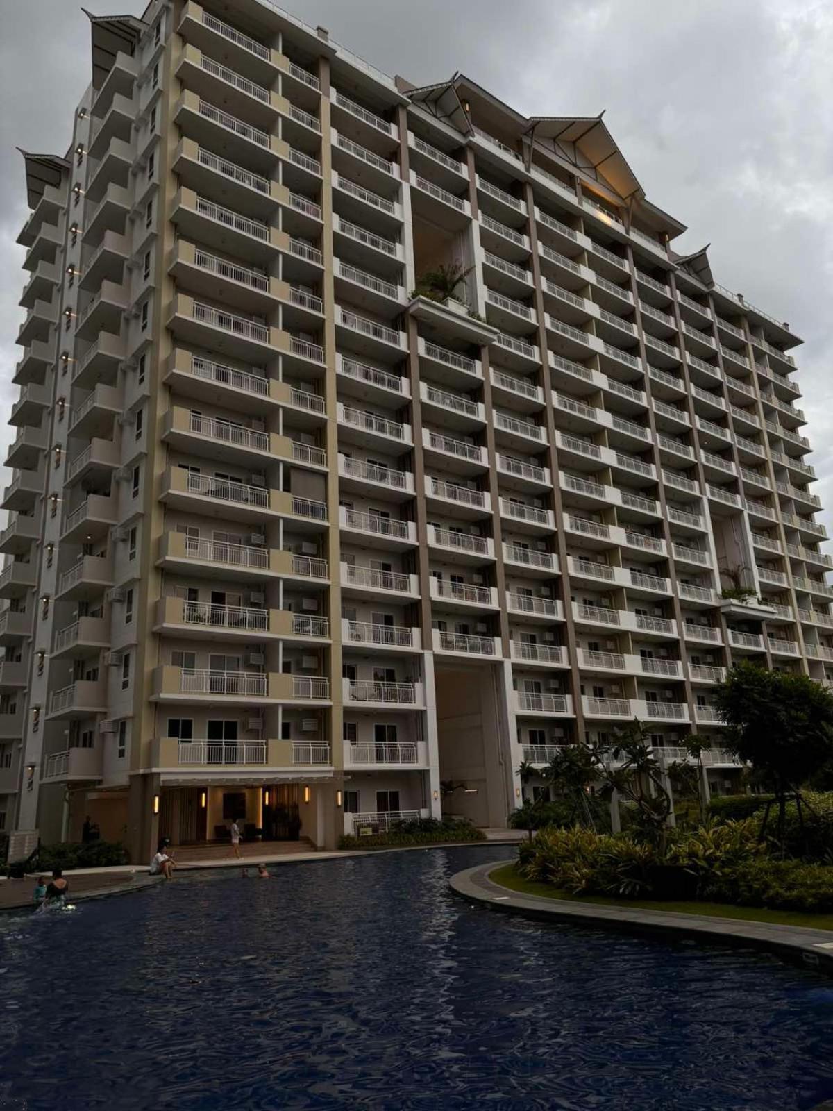 2 Bedroom Condo Unit Near Sm Bf & Naia At The Atherton By Dmci With 2 Balcony Paranaque City Ngoại thất bức ảnh