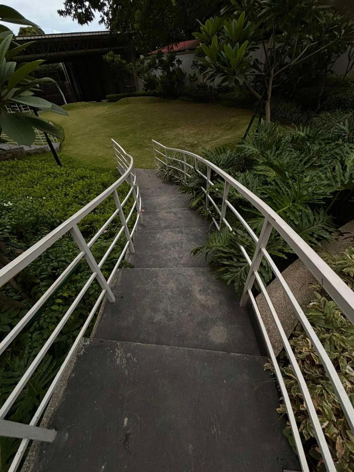 2 Bedroom Condo Unit Near Sm Bf & Naia At The Atherton By Dmci With 2 Balcony Paranaque City Ngoại thất bức ảnh