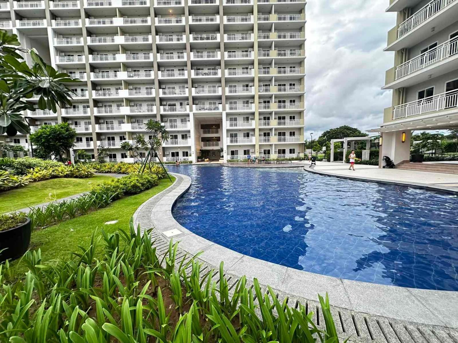 2 Bedroom Condo Unit Near Sm Bf & Naia At The Atherton By Dmci With 2 Balcony Paranaque City Ngoại thất bức ảnh
