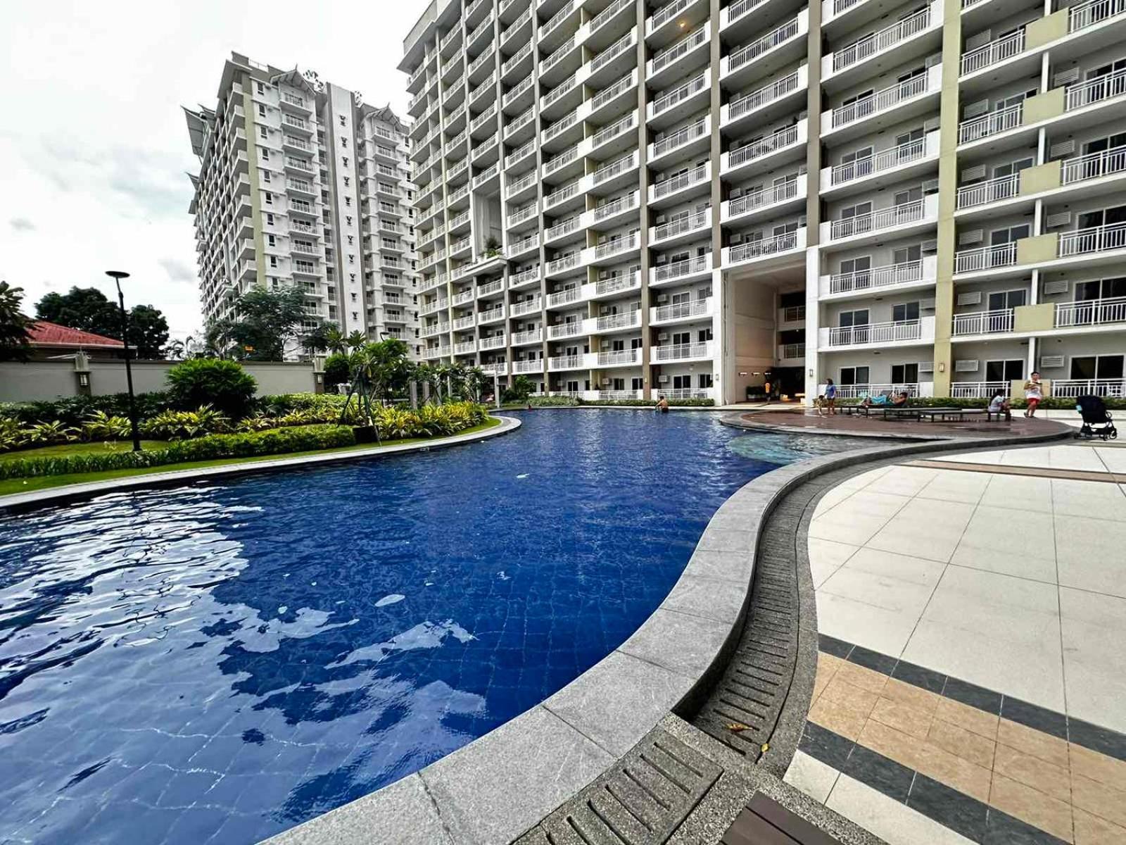 2 Bedroom Condo Unit Near Sm Bf & Naia At The Atherton By Dmci With 2 Balcony Paranaque City Ngoại thất bức ảnh