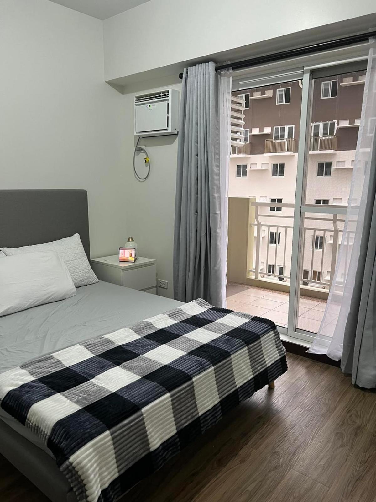 2 Bedroom Condo Unit Near Sm Bf & Naia At The Atherton By Dmci With 2 Balcony Paranaque City Ngoại thất bức ảnh