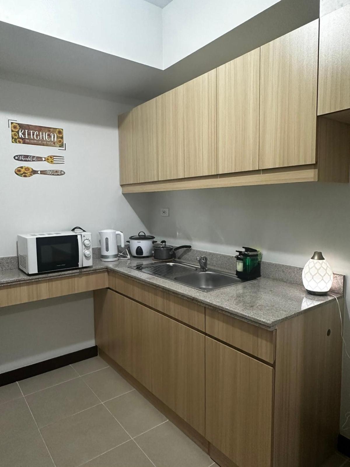2 Bedroom Condo Unit Near Sm Bf & Naia At The Atherton By Dmci With 2 Balcony Paranaque City Ngoại thất bức ảnh